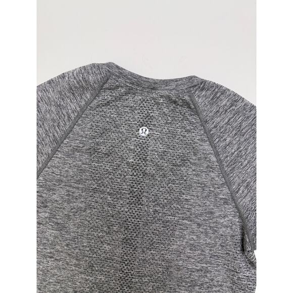 Lululemon grey swifthy tech short sleeve 2.0 - size 4 - Picture 3 of 5